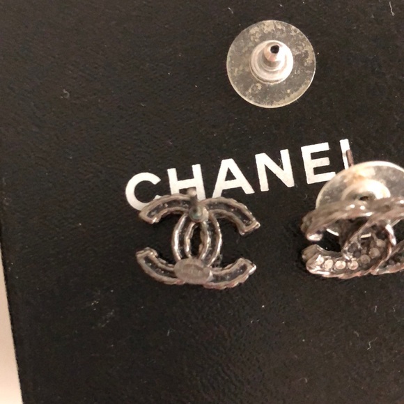 Chanel earrings - Picture 3 of 3